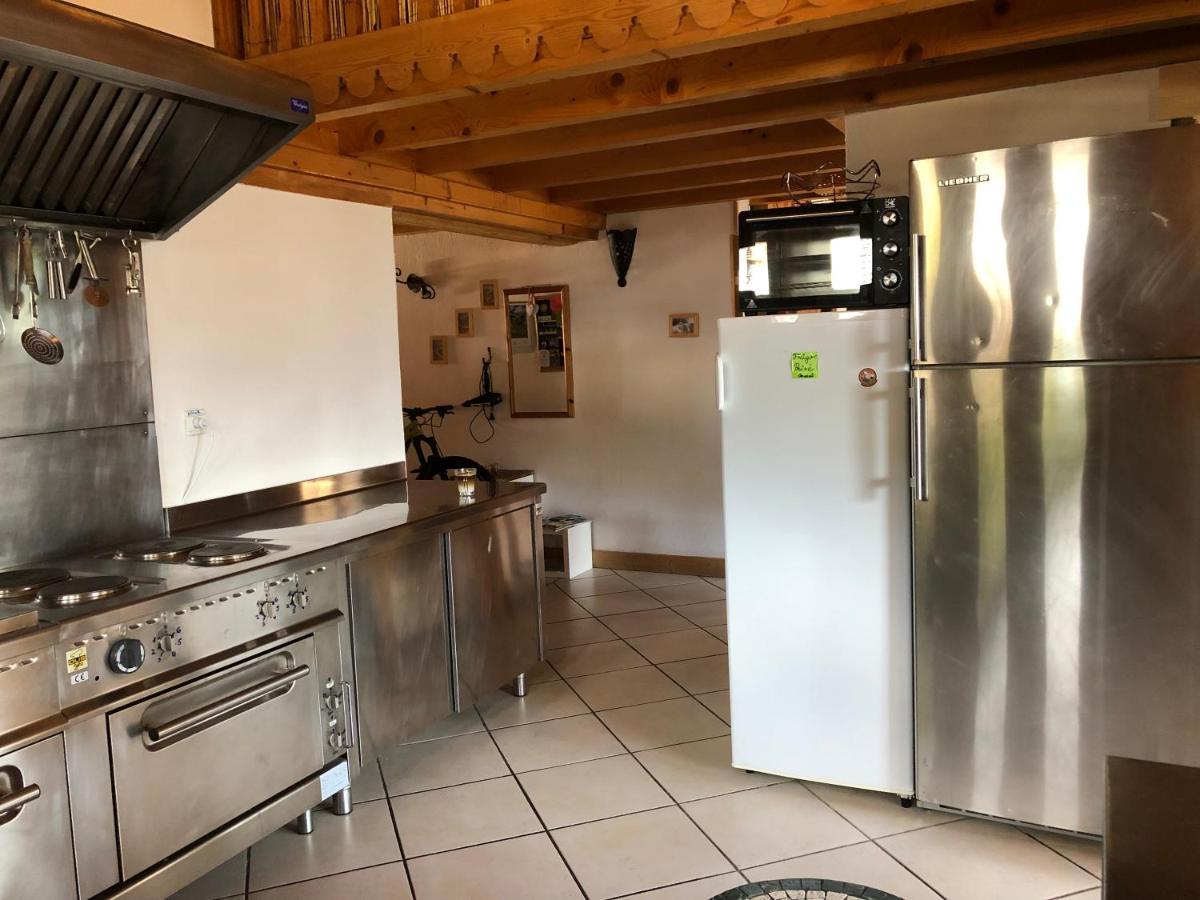 Central Hostel Châtel Zewnętrze zdjęcie