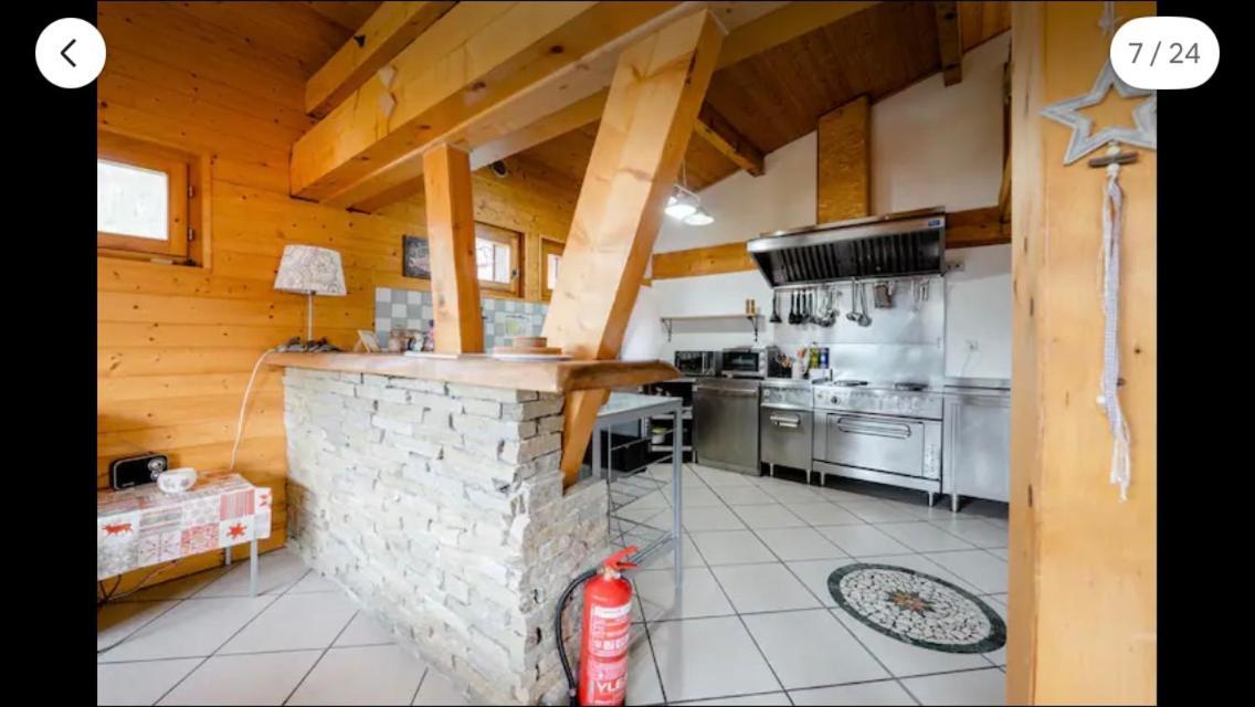 Central Hostel Châtel Zewnętrze zdjęcie