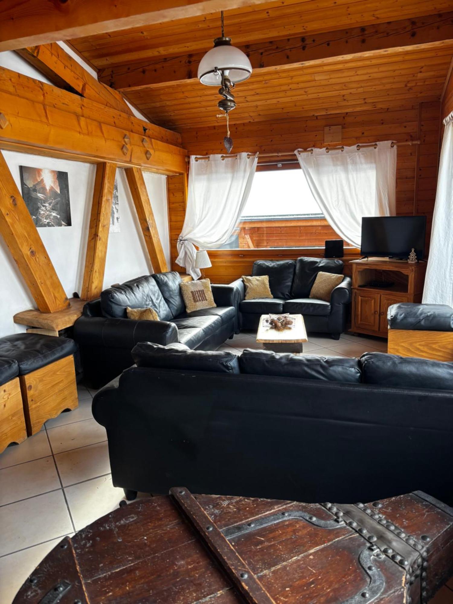 Central Hostel Châtel Zewnętrze zdjęcie