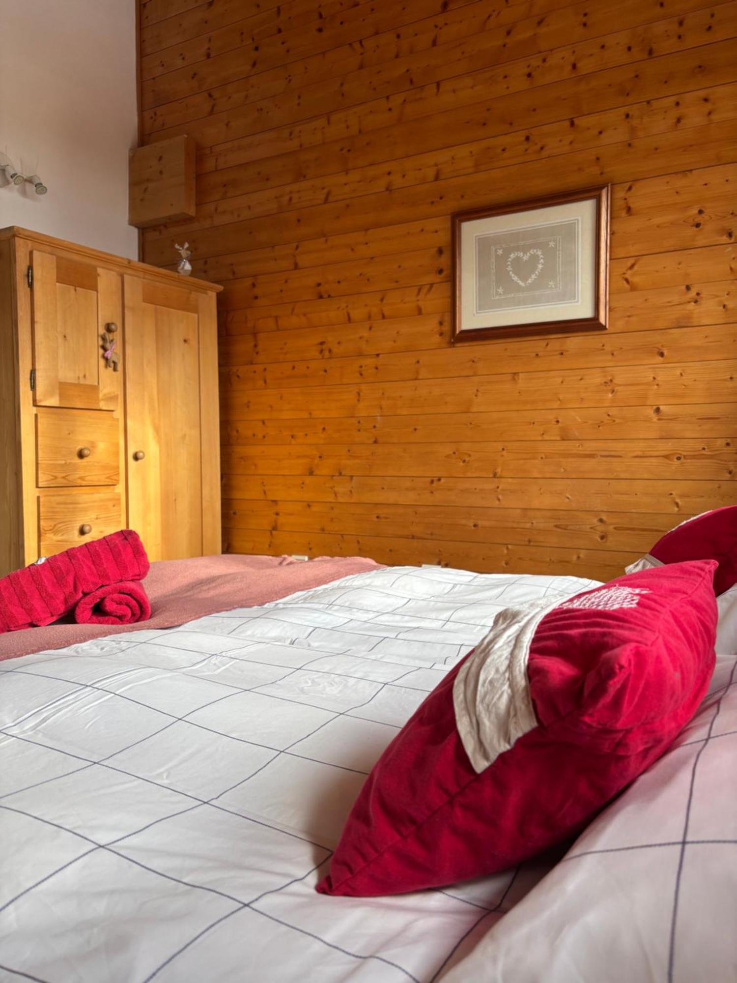 Central Hostel Châtel Zewnętrze zdjęcie